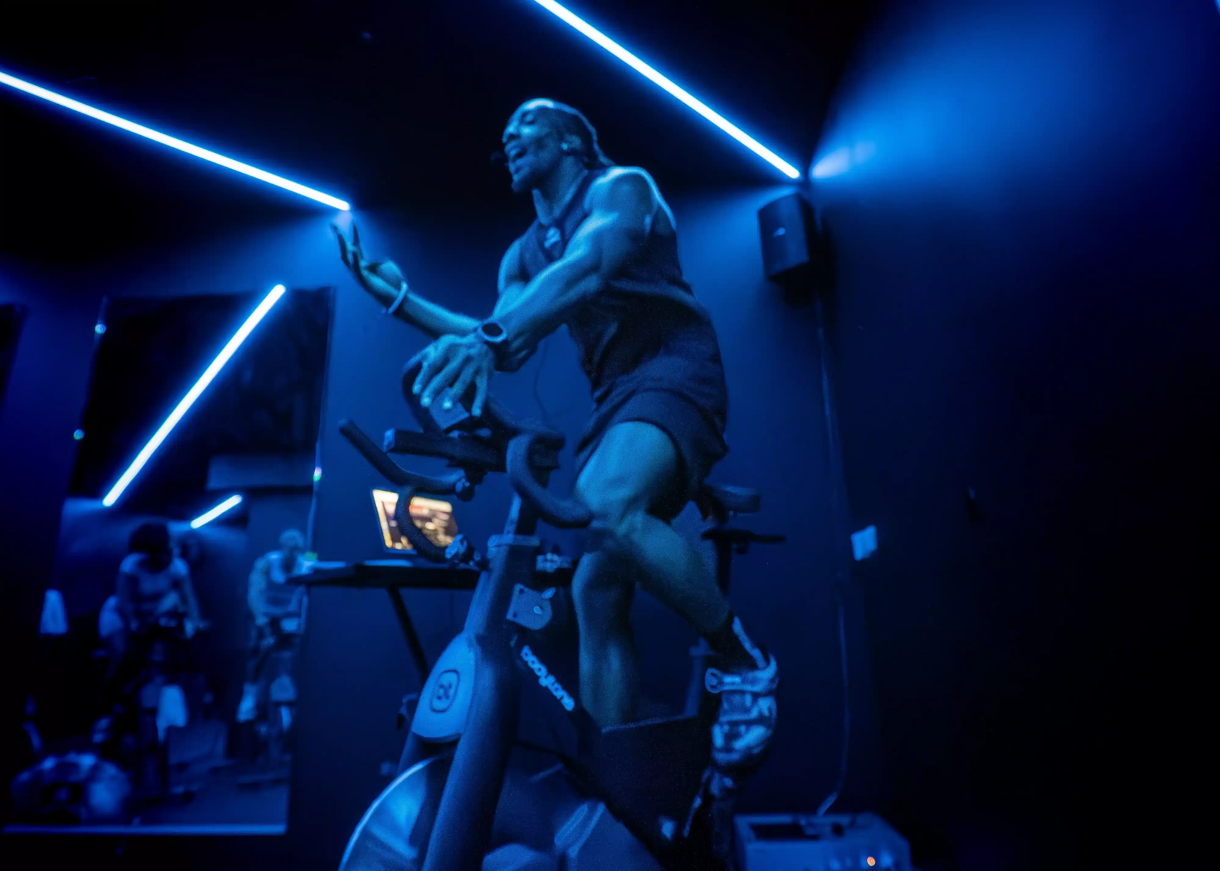 Vélo indoor du studio, réglages de selle et de guidon