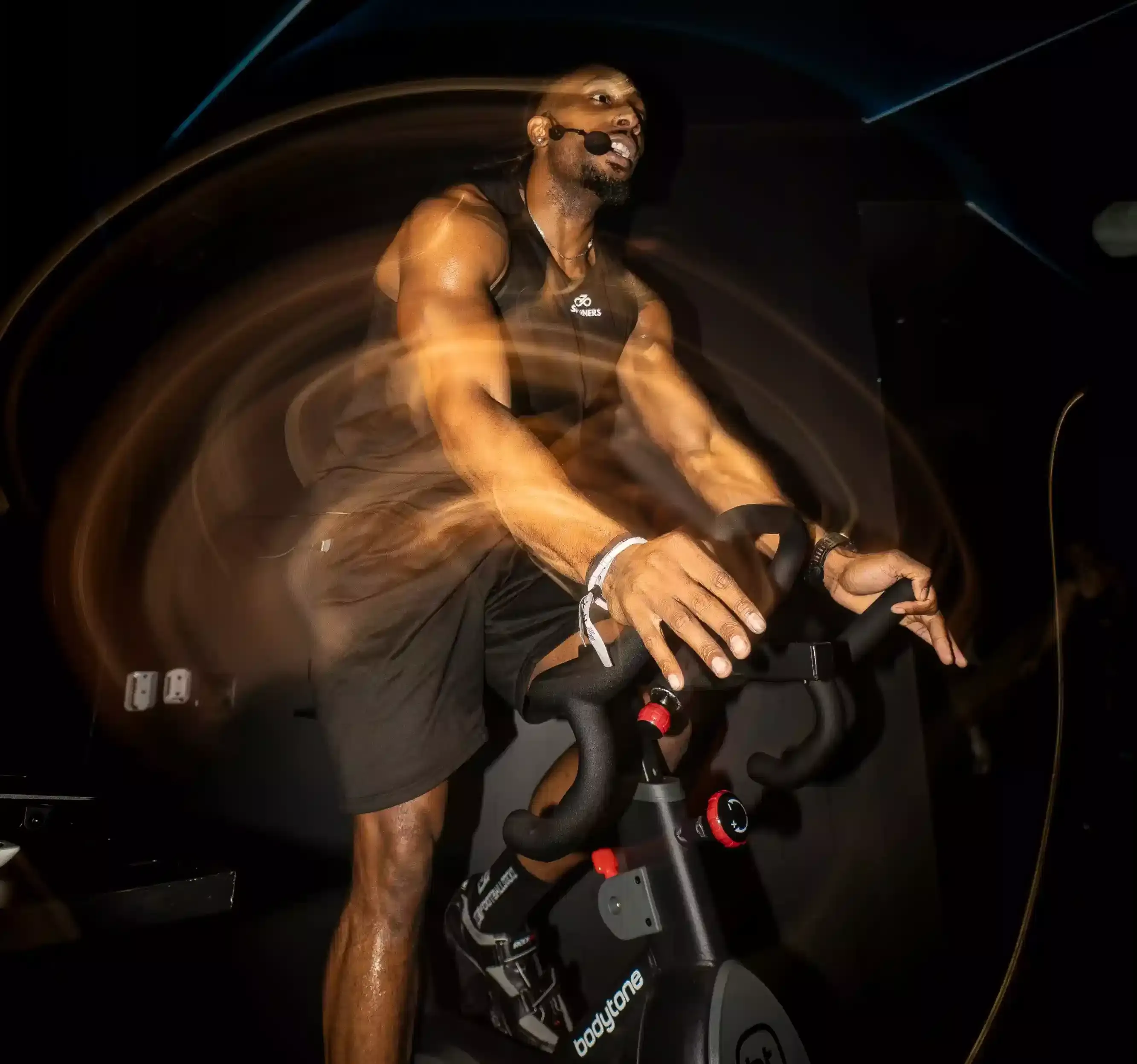 Séance Dancing au studio Spinners Cycling de Toulouse